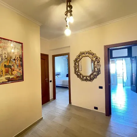 Apartment New Near Center Sleeps 4 *