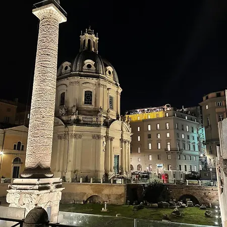 New Near Center Sleeps 4 Rome